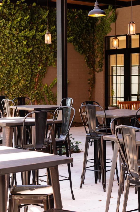Meeting House Boutique Hotel فولز تشيرش المظهر الخارجي الصورة